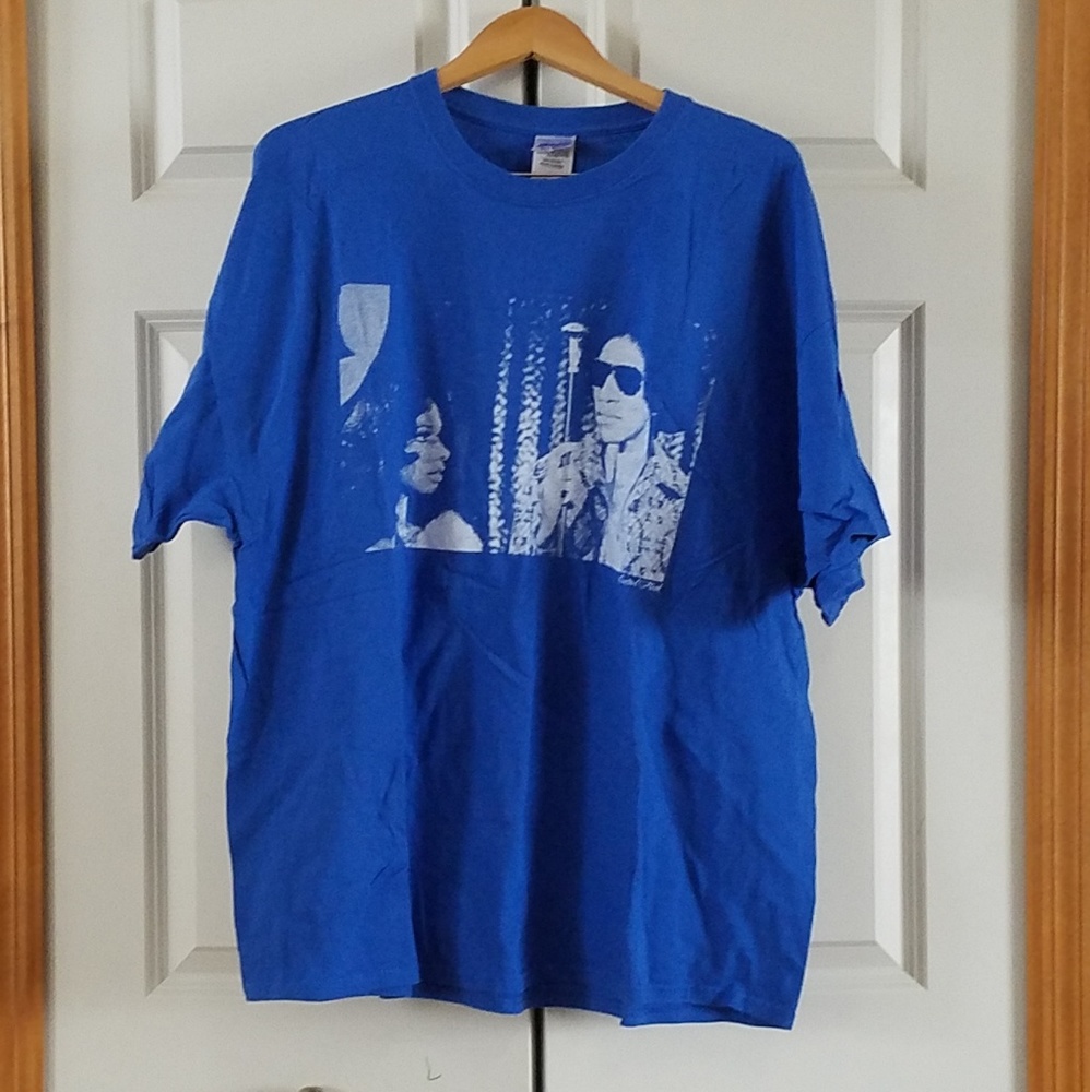 Mens t shirt